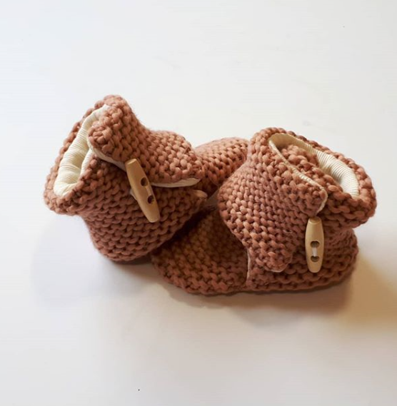 These little @lola_organicbabywear Rustic Wool Booties are waddling our the door quick smart!